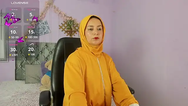 Snapshot of BadraSaadi chatting on September 2025 08:02:01 PM BadraSaadi online show from September 2025 08:02:01 PM