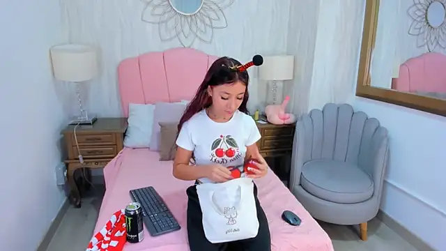 Candy5Girl online show from December 2024 07:43:02 PM