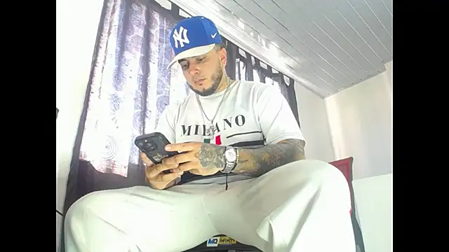 Snapshot of Dexter-T chatting on October 2025 12:25:01 PM Dexter-T online show from October 2025 12:25:01 PM