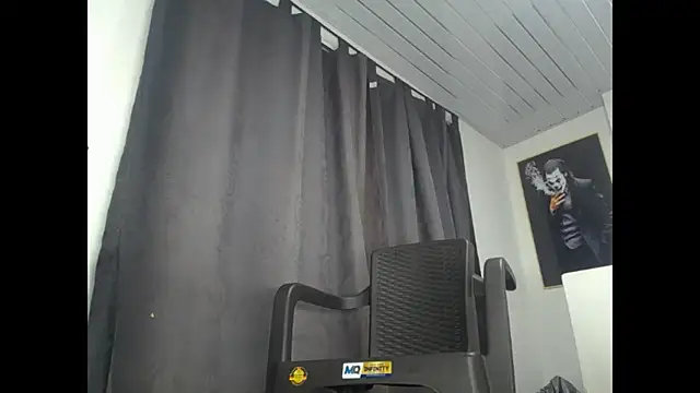 Snapshot of Dexter-T chatting on October 2025 11:06:02 PM Dexter-T online show from October 2025 11:06:02 PM