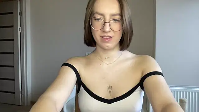 Snapshot of liins_wet chatting on December 2024 09:39:02 AM liins wet online show from December 2024 09:39:02 AM