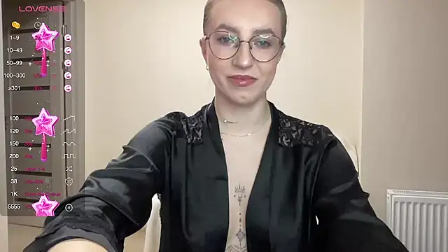 Snapshot of liins_wet chatting on February 2025 05:14:01 PM liins wet online show from February 2025 05:14:01 PM