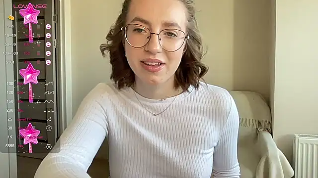 Snapshot of liins_wet chatting on February 2025 12:10:02 PM liins wet online show from February 2025 12:10:02 PM