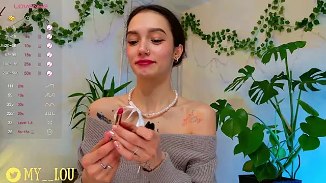 Snapshot of MyLou_ chatting on December 2024 08:25:02 PM MyLou online show from December 2024 08:25:02 PM