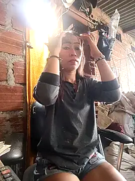 Snapshot of samy-blonde chatting on November 2025 05:34:01 PM samy-blonde online show from November 2025 05:34:01 PM