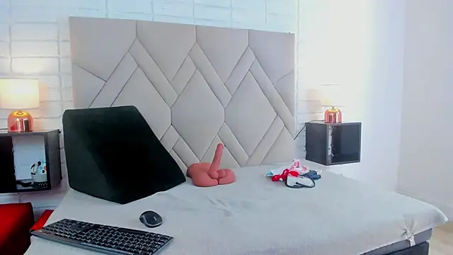 Kasandra Gomez online show from January 2025 06:23:01 PM