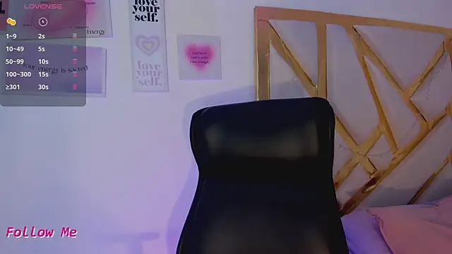 Snapshot of LanaJones_ chatting on October 2025 12:27:01 PM LanaJones online show from October 2025 12:27:01 PM