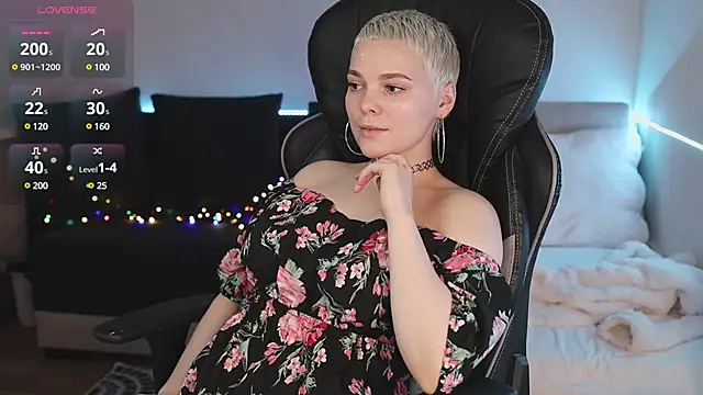 LikaBerry1 online show from February 2025 04:08:01 PM