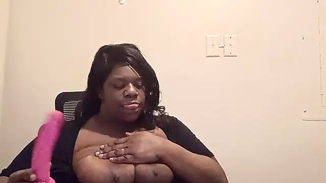 Snapshot of whitwhit86 chatting on November 2025 09:00:02 PM whitwhit86 online show from November 2025 09:00:02 PM