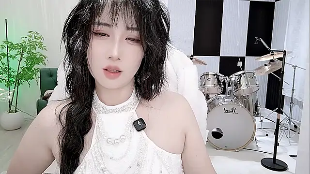 Vaness-a online show from October 2025 02:59:01 PM