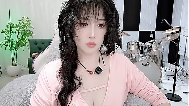 Vaness-a online show from October 2025 07:02:02 PM