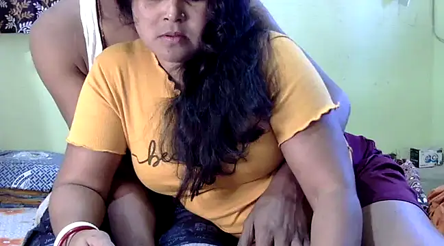Snapshot of Couple_For_You18 chatting on December 2024 03:33:02 AM Couple For You18 online show from December 2024 03:33:02 AM