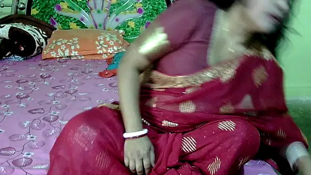 Snapshot of Couple_For_You18 chatting on February 2025 01:44:01 PM Couple For You18 online show from February 2025 01:44:01 PM