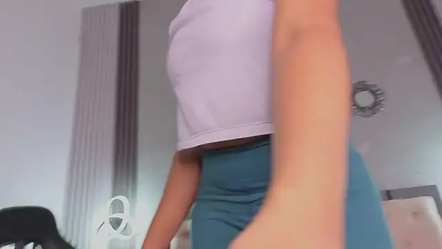 alexa andherson online show from October 2025 07:51:01 PM