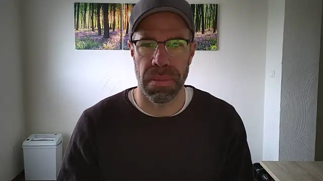 Snapshot of Harry_Boldt chatting on October 2025 06:23:02 AM Harry Boldt online show from October 2025 06:23:02 AM