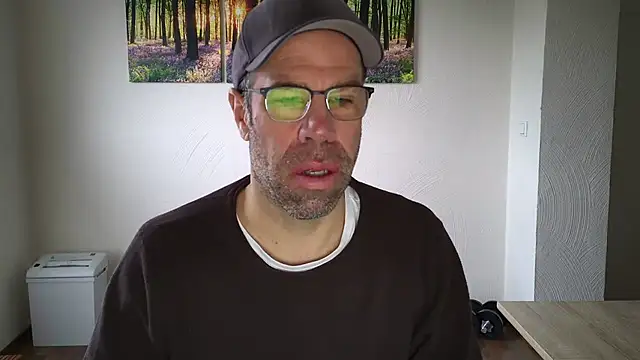 Snapshot of Harry_Boldt chatting on October 2025 07:20:02 AM Harry Boldt online show from October 2025 07:20:02 AM