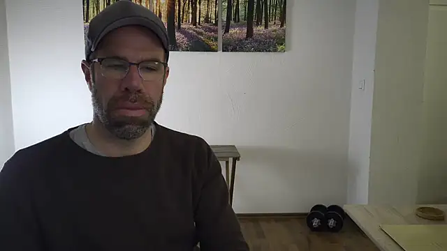 Snapshot of Harry_Boldt chatting on October 2025 05:02:02 PM Harry Boldt online show from October 2025 05:02:02 PM