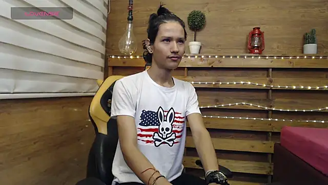 Snapshot of andy_staar chatting on October 2025 12:47:01 PM andy staar online show from October 2025 12:47:01 PM