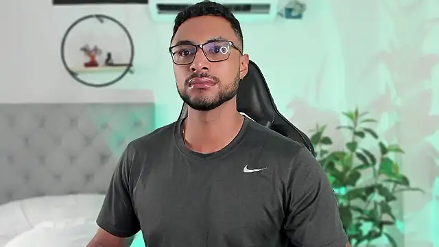 LiamGarcia1 online show from December 2024 09:06:02 AM