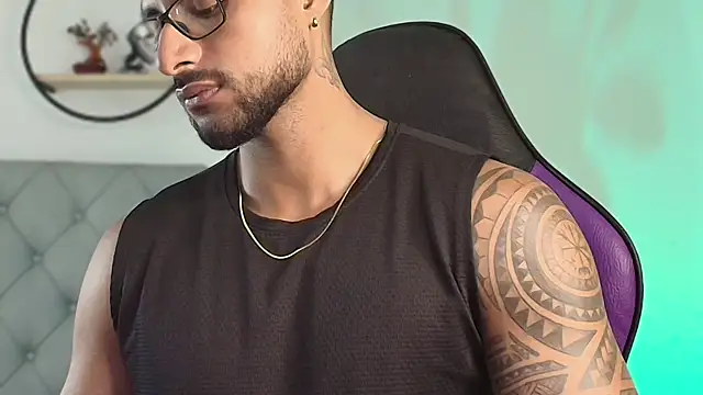 LiamGarcia1 online show from December 2024 08:28:02 AM