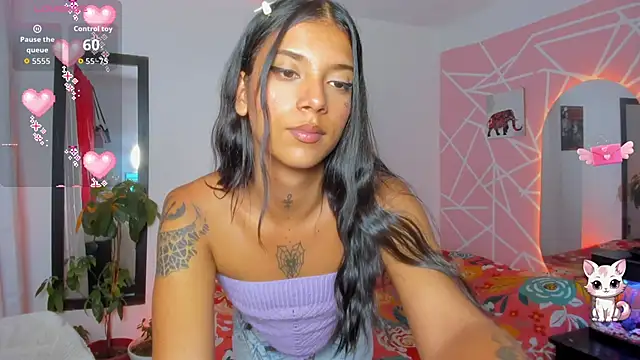 Snapshot of CoralRigan chatting on October 2025 03:47:02 AM CoralRigan online show from October 2025 03:47:02 AM