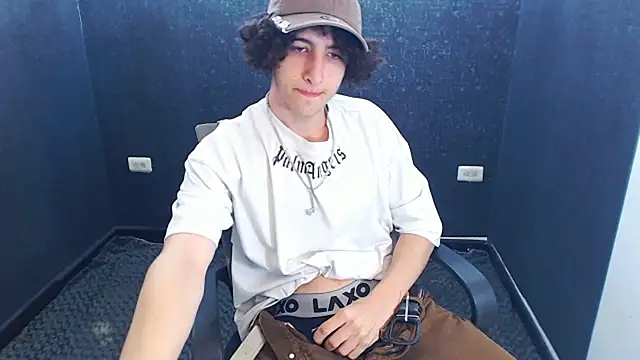 Kerverr  online show from November 2025 03:02:01 PM