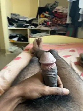 Snapshot of Thinboycock chatting on November 2025 07:14:01 AM Thinboycock online show from November 2025 07:14:01 AM