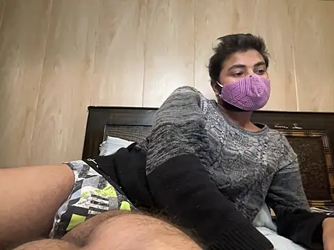 Snapshot of HornyLonda04 chatting on January 2025 07:38:01 PM HornyLonda04 online show from January 2025 07:38:01 PM