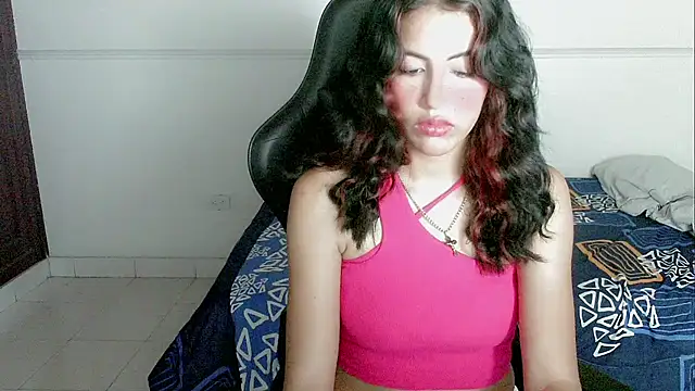 Snapshot of dayanita_hot_ chatting on February 2025 01:43:02 PM dayanita hot online show from February 2025 01:43:02 PM