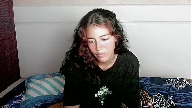 Snapshot of dayanita_hot_ chatting on February 2025 04:03:02 PM dayanita hot online show from February 2025 04:03:02 PM