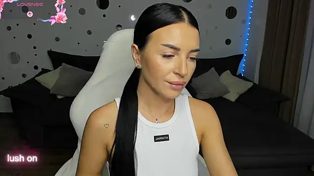 Just Mira  online show from September 2025 04:15:01 AM