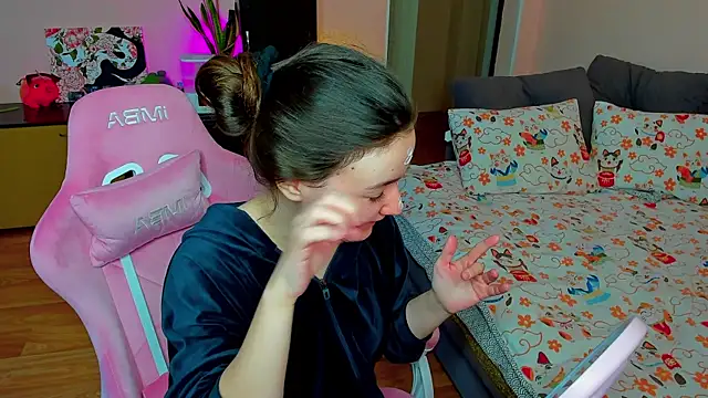 Snapshot of ameli_moon chatting on December 2025 12:20:01 PM ameli moon online show from December 2025 12:20:01 PM