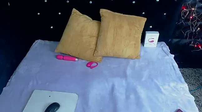 AmiraDulcee online show from December 2024 03:14:01 PM