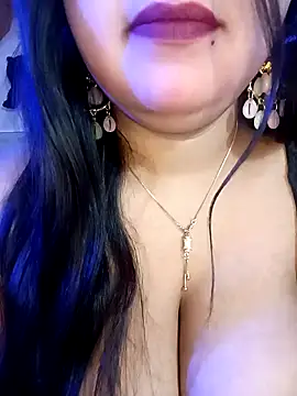 Suhanakhan00 online show from December 2024 07:28:01 PM