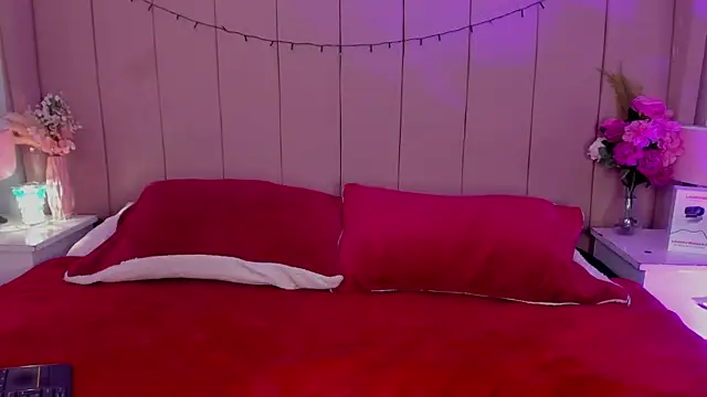 Snapshot of MollyBigBoobs12 chatting on October 2025 09:06:01 PM MollyBigBoobs12 online show from October 2025 09:06:01 PM