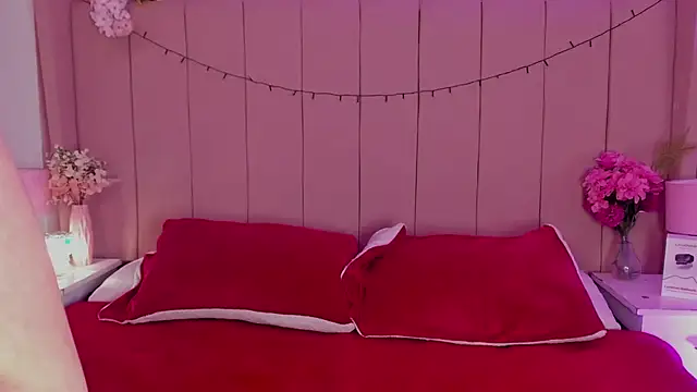 Snapshot of MollyBigBoobs12 chatting on November 2025 08:21:01 PM MollyBigBoobs12 online show from November 2025 08:21:01 PM