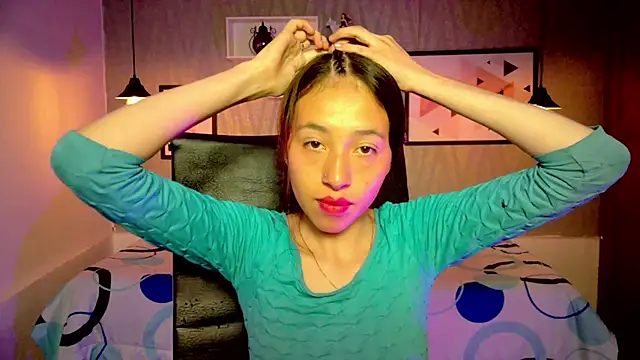 Valeria roussi online show from December 2024 01:06:01 PM