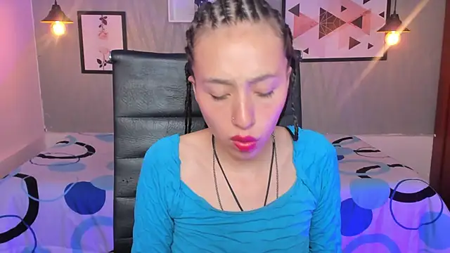 Valeria roussi online show from December 2024 08:08:01 PM