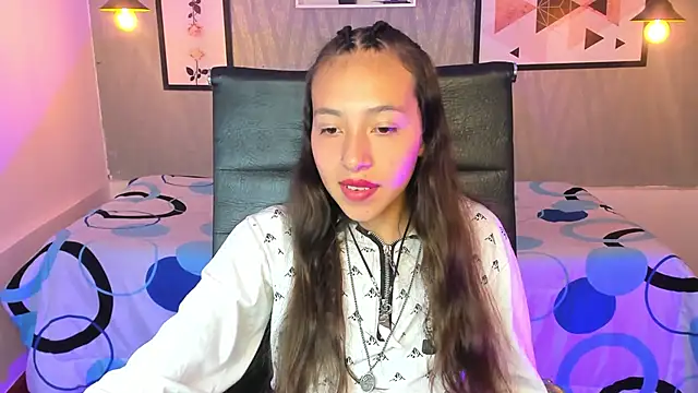 Valeria roussi online show from December 2024 08:13:01 PM
