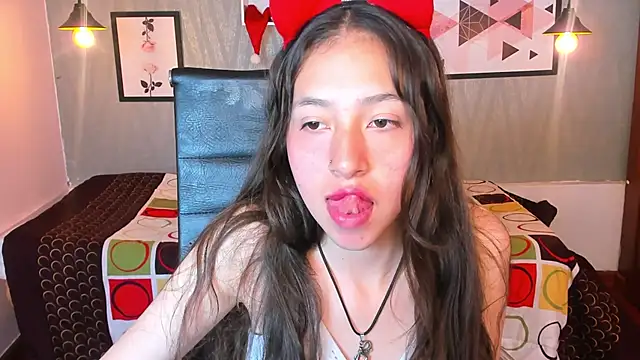 Valeria roussi online show from December 2024 05:22:01 PM