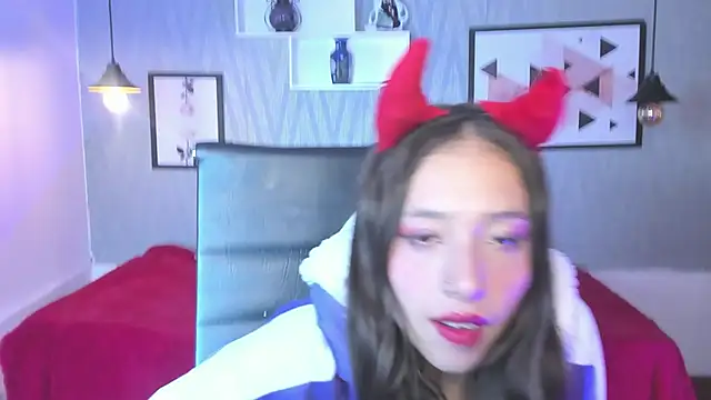 Valeria roussi online show from December 2024 08:58:02 PM