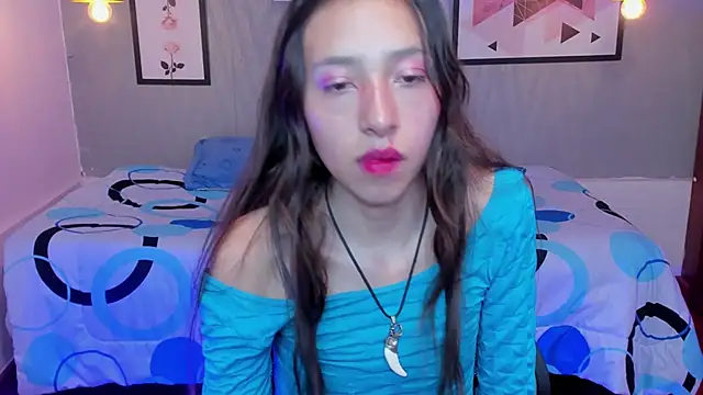 Valeria roussi online show from February 2025 05:07:02 PM