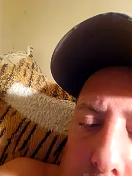 HeteroHotGuy1 online show from October 2025 08:50:02 PM