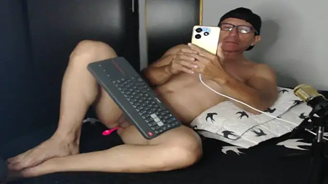 KALE 19 online show from February 2025 01:45:02 AM