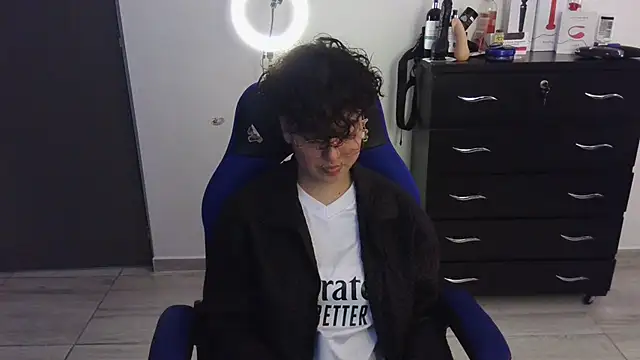 thomascooper7 online show from February 2025 10:12:01 PM