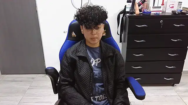 thomascooper7 online show from February 2025 12:19:01 AM