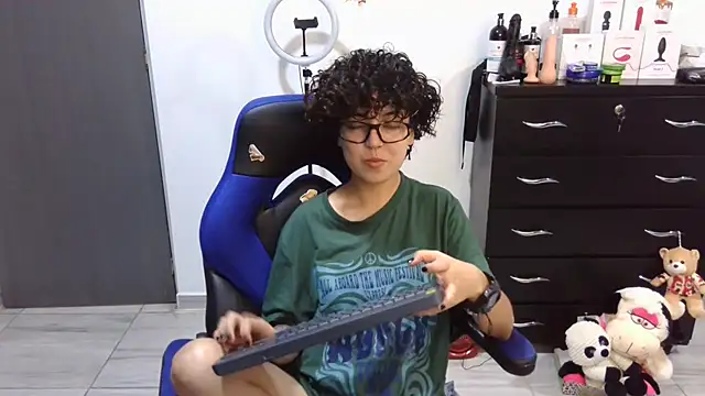 thomascooper7 online show from September 2025 07:13:02 PM