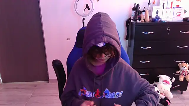 thomascooper7 online show from November 2025 07:37:01 PM