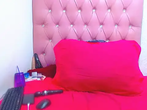 Snapshot of DarkGorgeous chatting on October 2025 03:46:02 PM DarkGorgeous online show from October 2025 03:46:02 PM