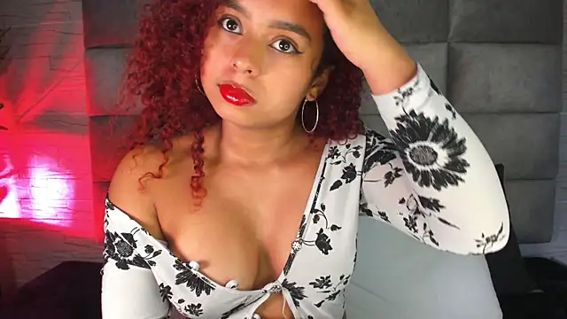 lara jones  online show from February 2025 03:42:01 AM